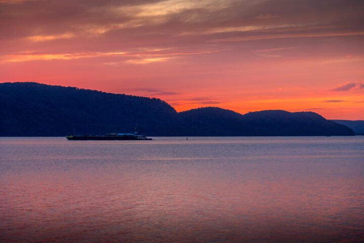 1345-Sunset-of-the-Hudson