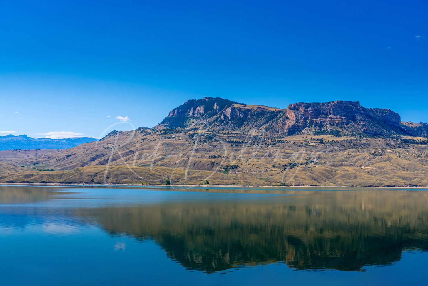 1086-Mountain-Side-Lake